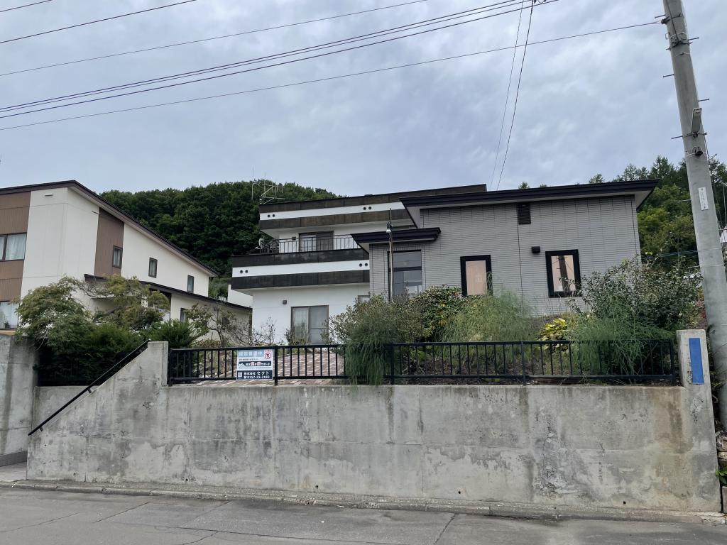 高栄西町７丁目９８番　戸建て