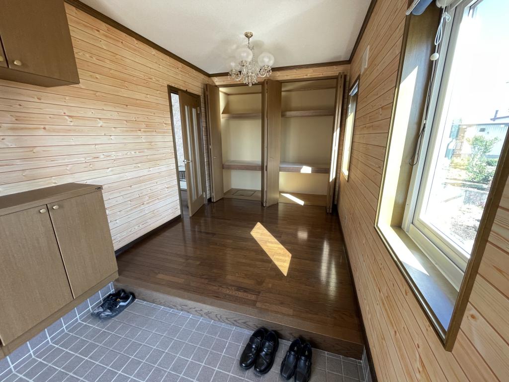 高栄西町７丁目９８番　戸建て 内観