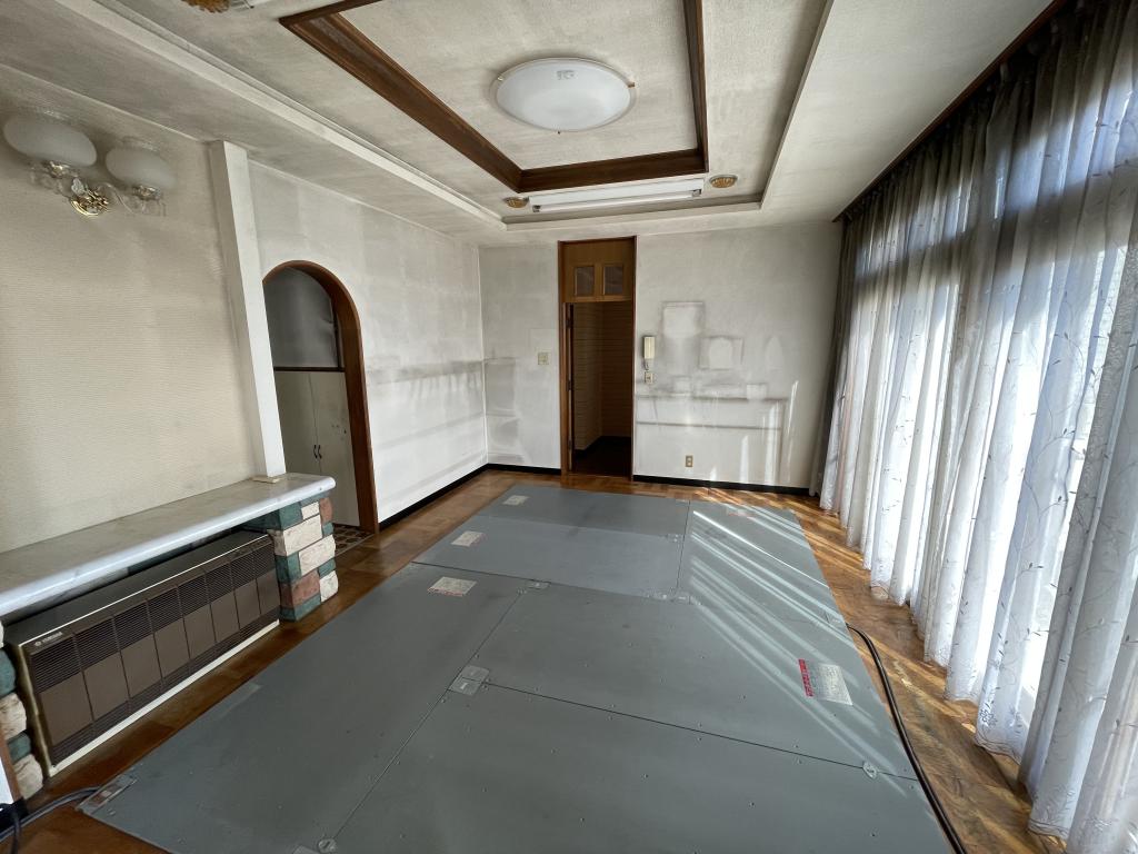 高栄西町７丁目９８番　戸建て 内観