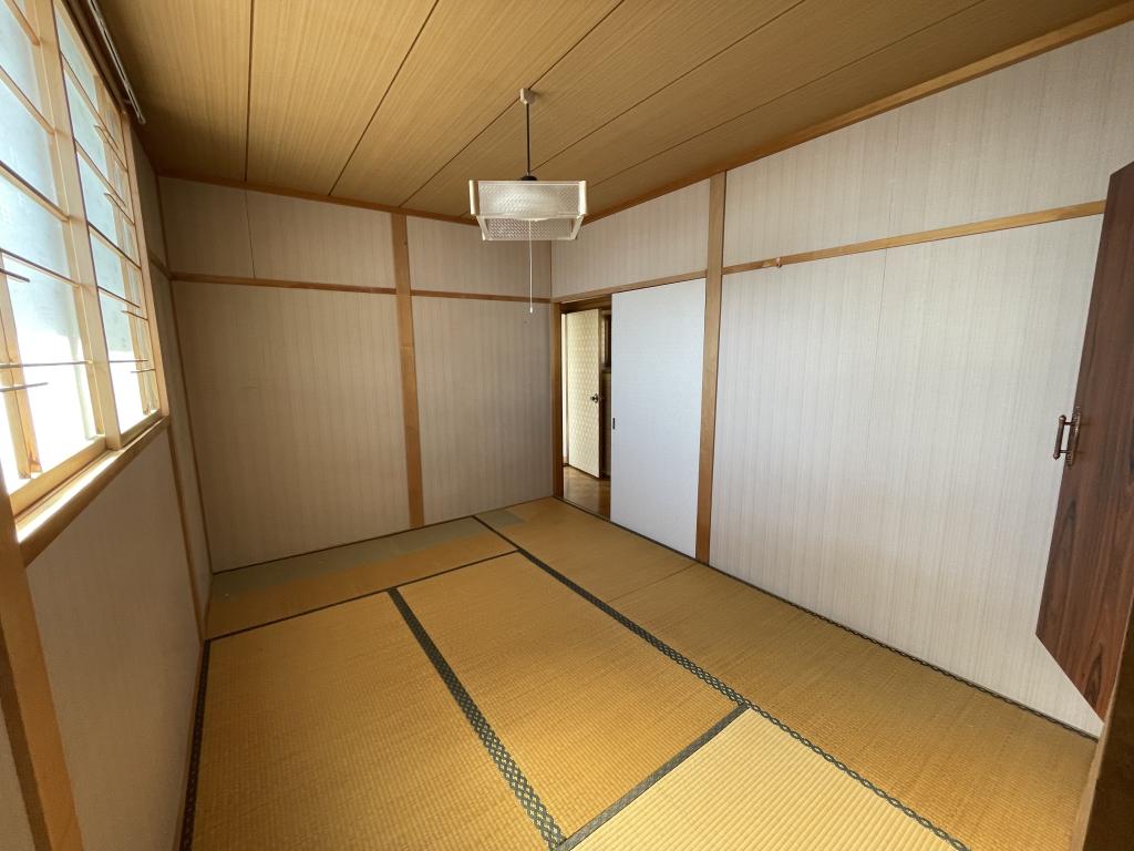 高栄西町７丁目９８番　戸建て 内観