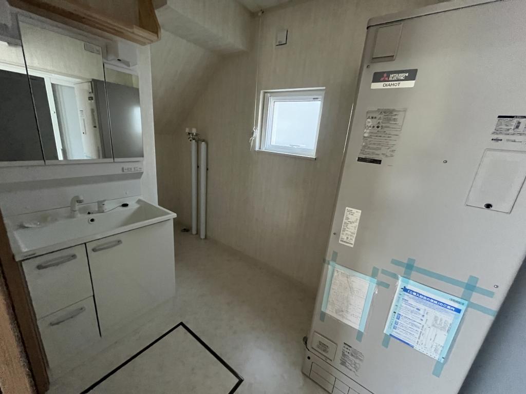 西富町３丁目１４８番６２　戸建て 内観