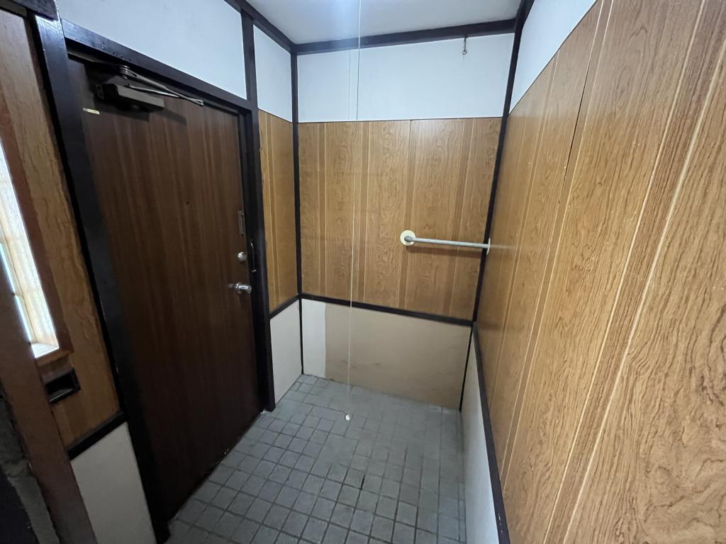 春光町３丁目２０番　戸建て 内観