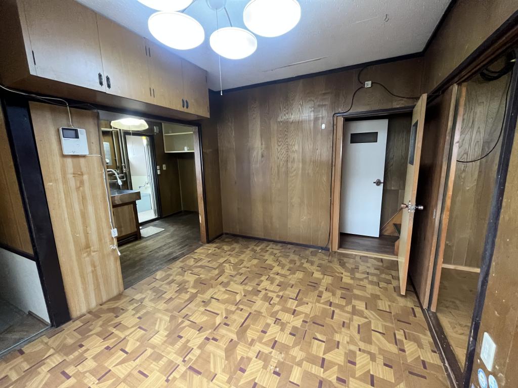 春光町３丁目２０番　戸建て 内観