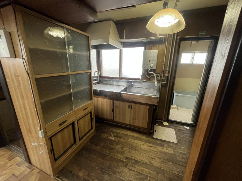 春光町３丁目２０番　戸建て 内観