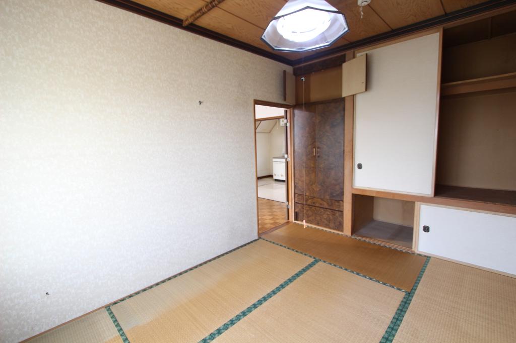美山町南７丁目４番　戸建て 内観