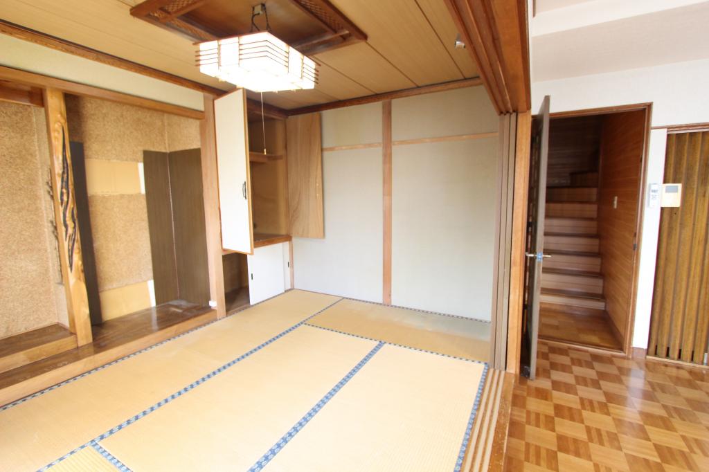 美山町南７丁目４番　戸建て 内観