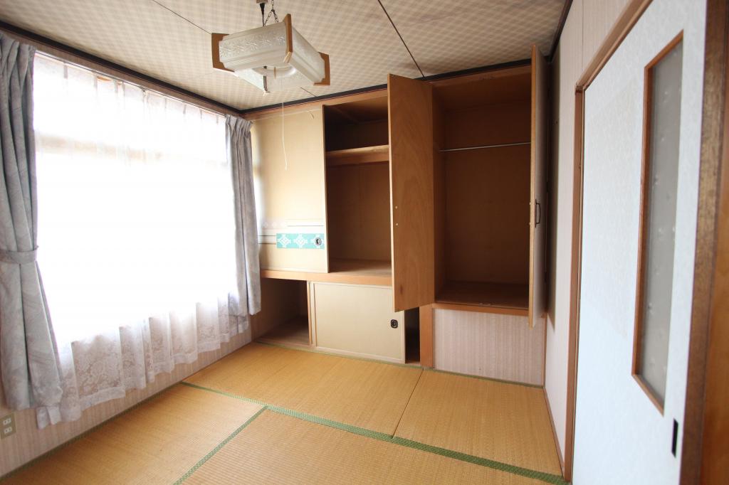 美山町南７丁目４番　戸建て 内観