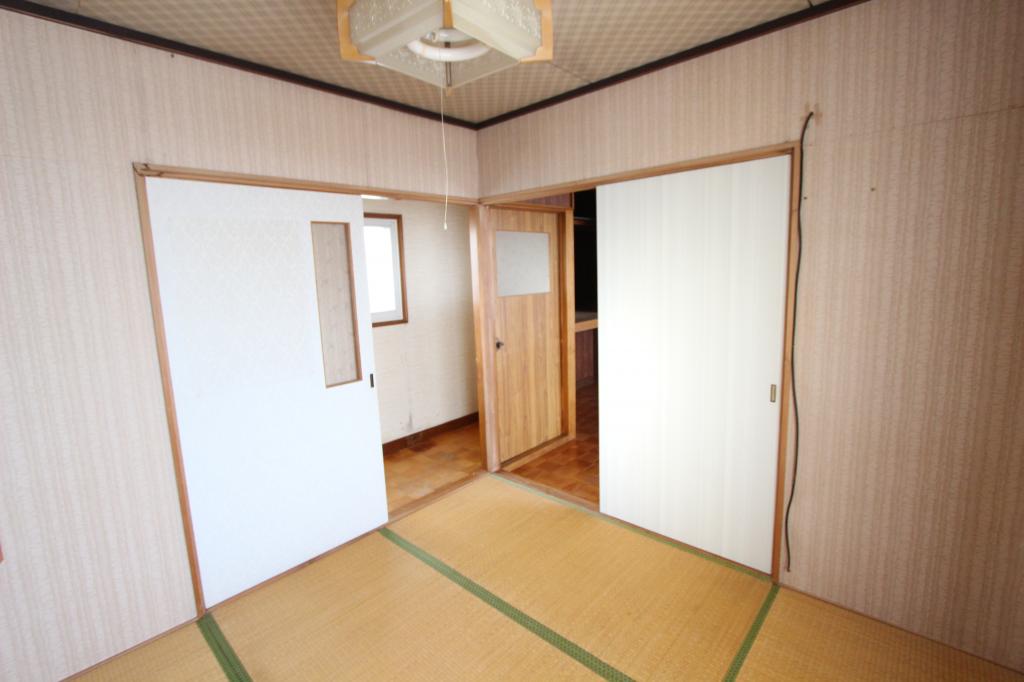 美山町南７丁目４番　戸建て 内観