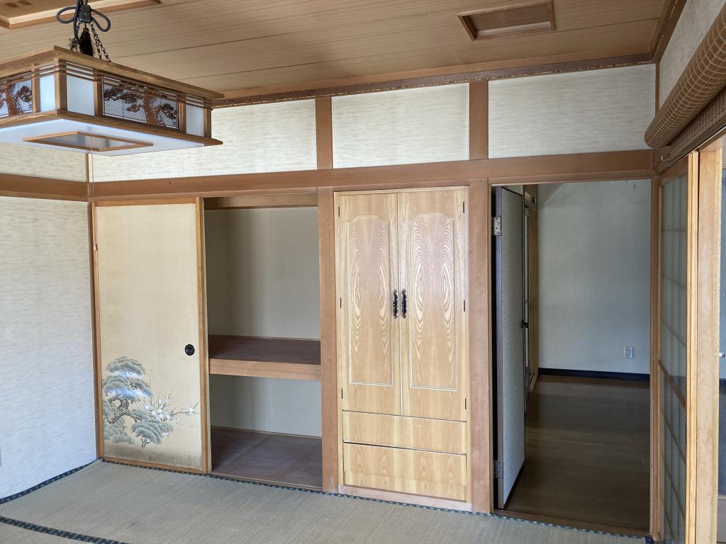 公園町１３番　戸建て 内観