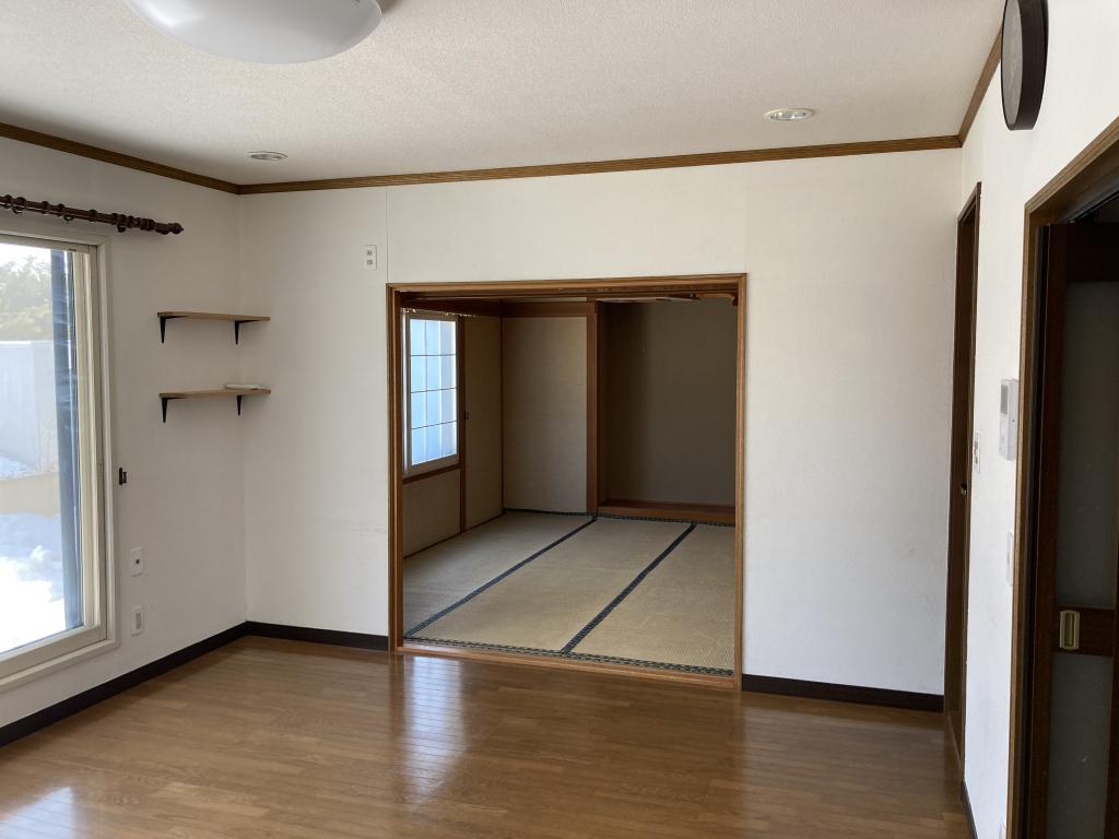 公園町１３番　戸建て 内観