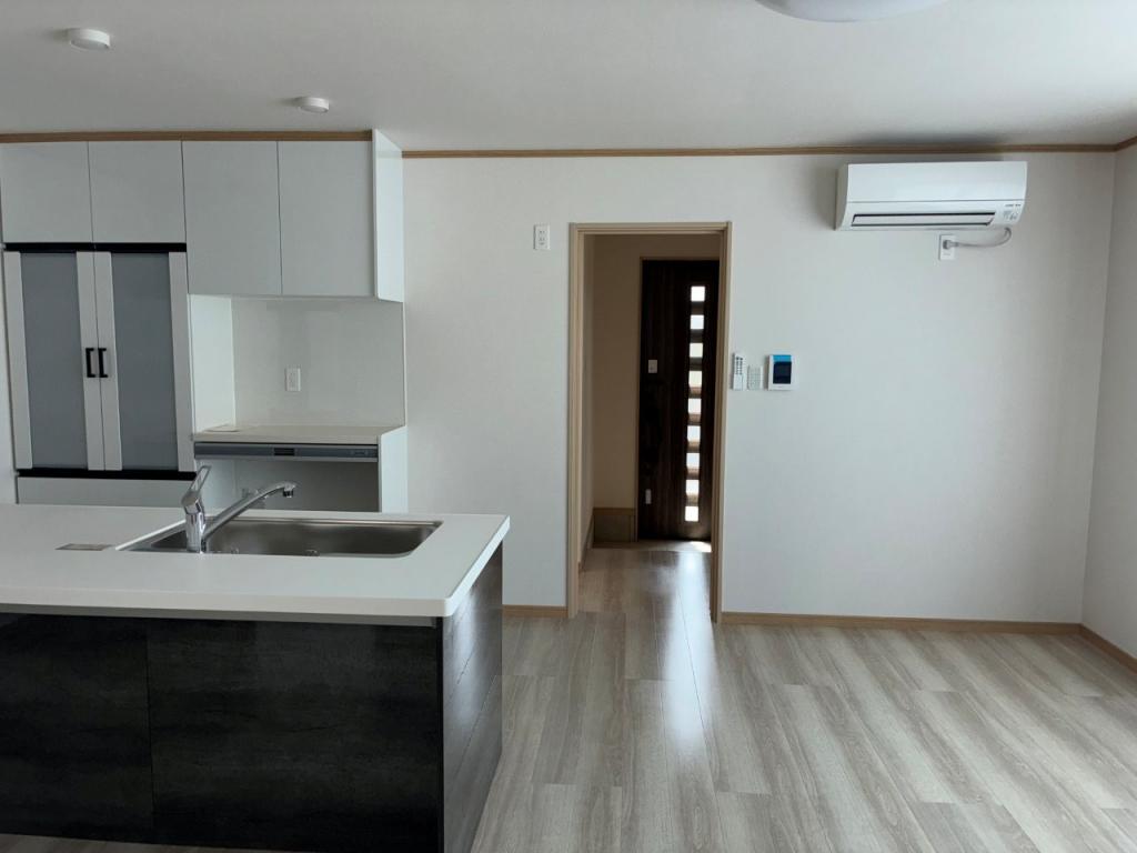 新築戸建　美山町南９丁目36番地28 内観