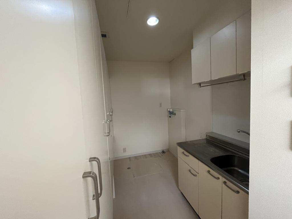 中央三輪３丁目５４８番　戸建て 内観