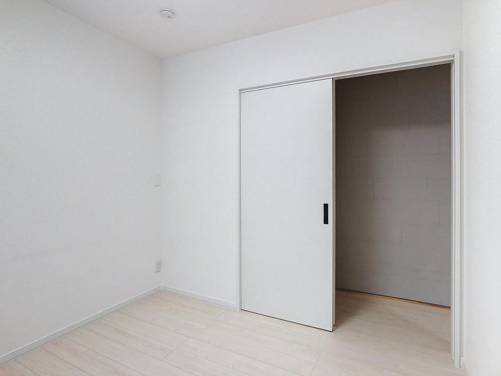 中央三輪３丁目５４８番２７　戸建て 内観