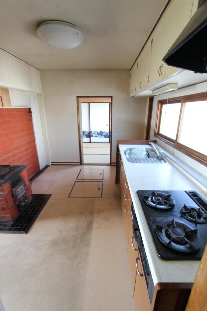 とん田西町２７４番　戸建て 内観