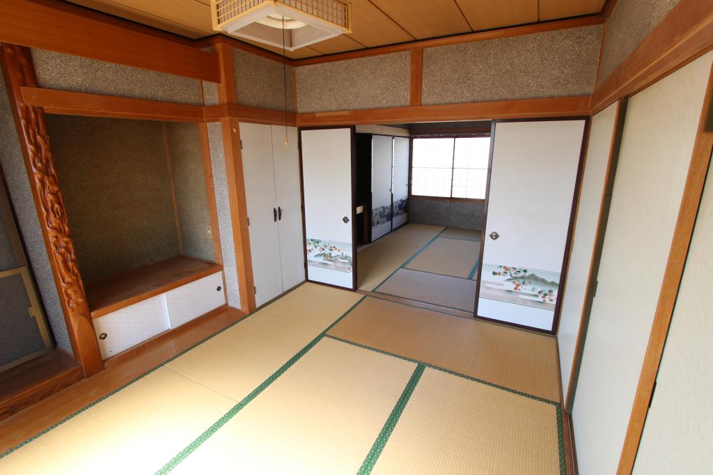 とん田西町２７４番　戸建て 内観