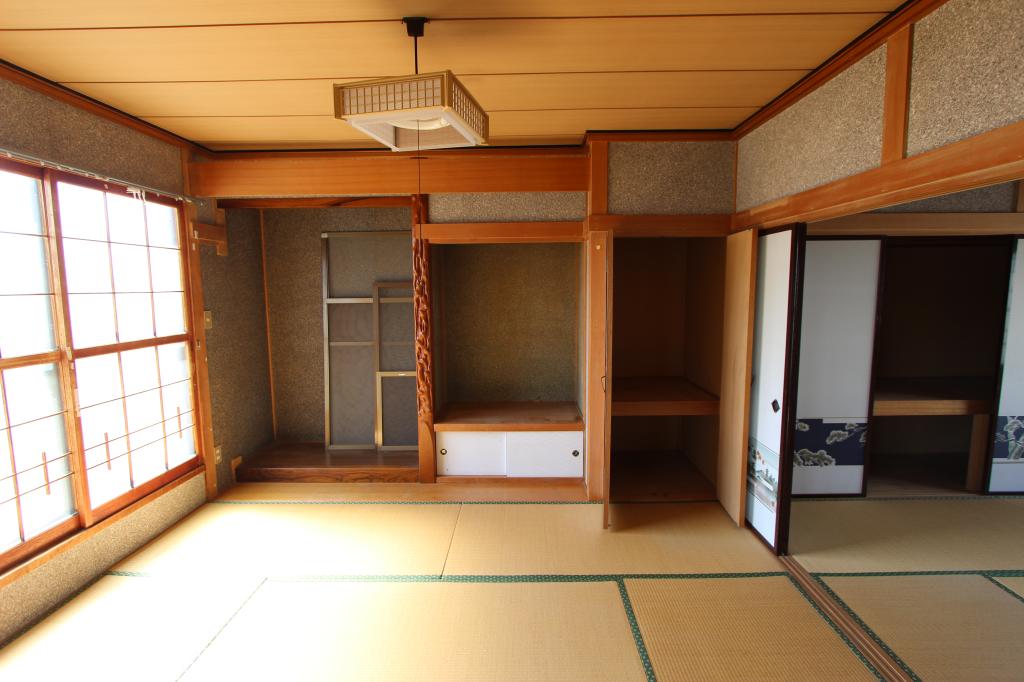 とん田西町２７４番　戸建て 内観