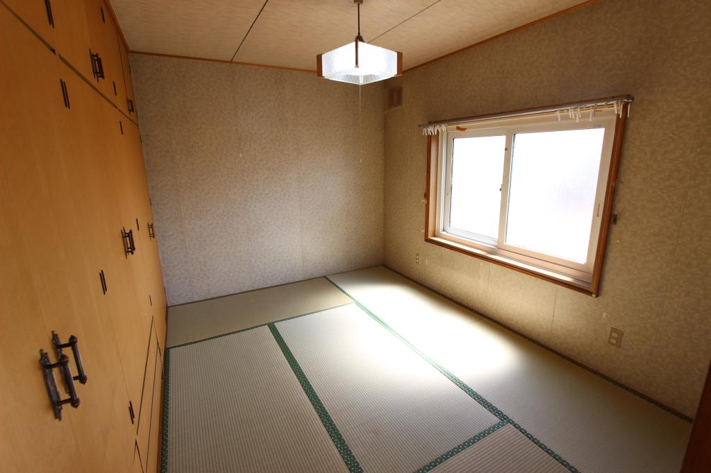 とん田西町２７４番　戸建て 内観