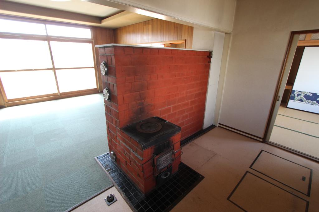 とん田西町２７４番　戸建て 内観