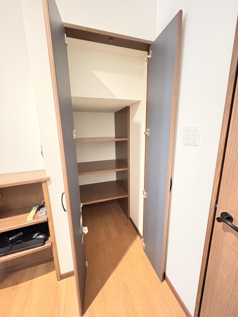 泉町４丁目１６９番　戸建て 内観
