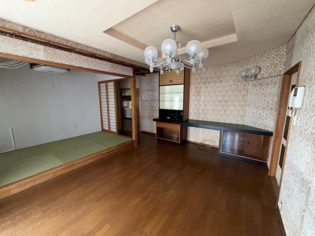 中古戸建　高栄西町３丁目4番1号 内観