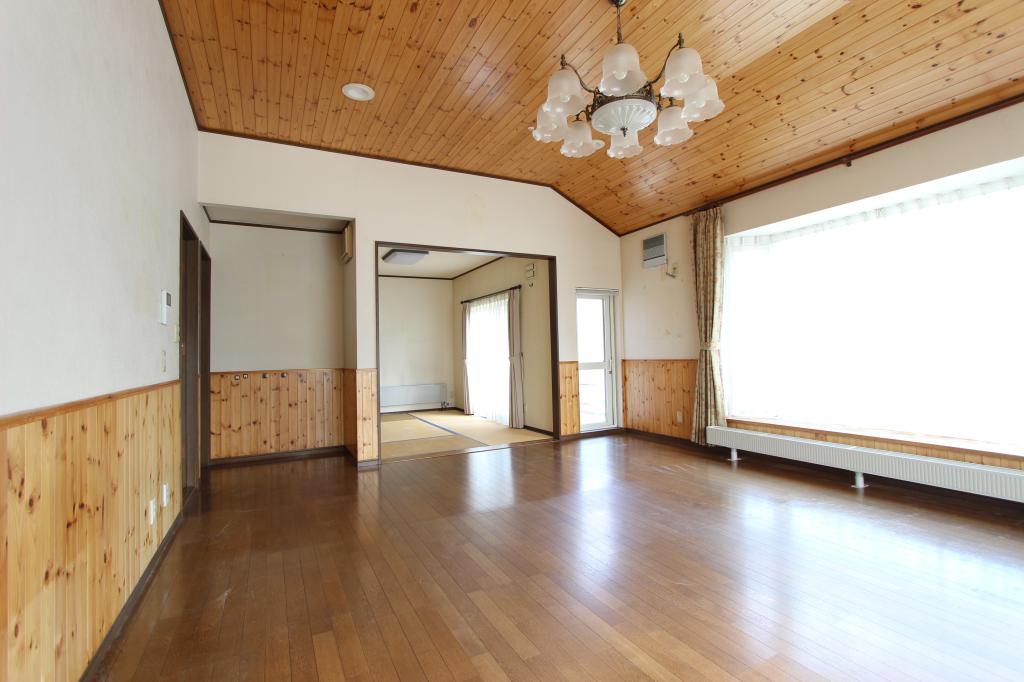 双葉町４丁目２２１番　戸建て 内観