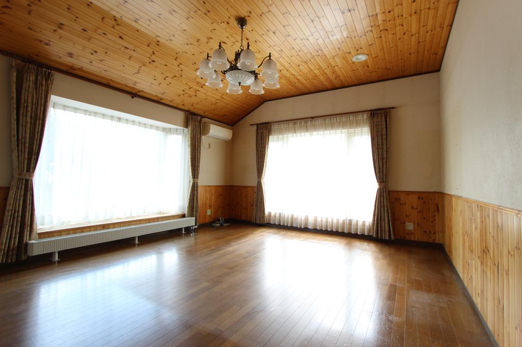 双葉町４丁目２２１番　戸建て 内観