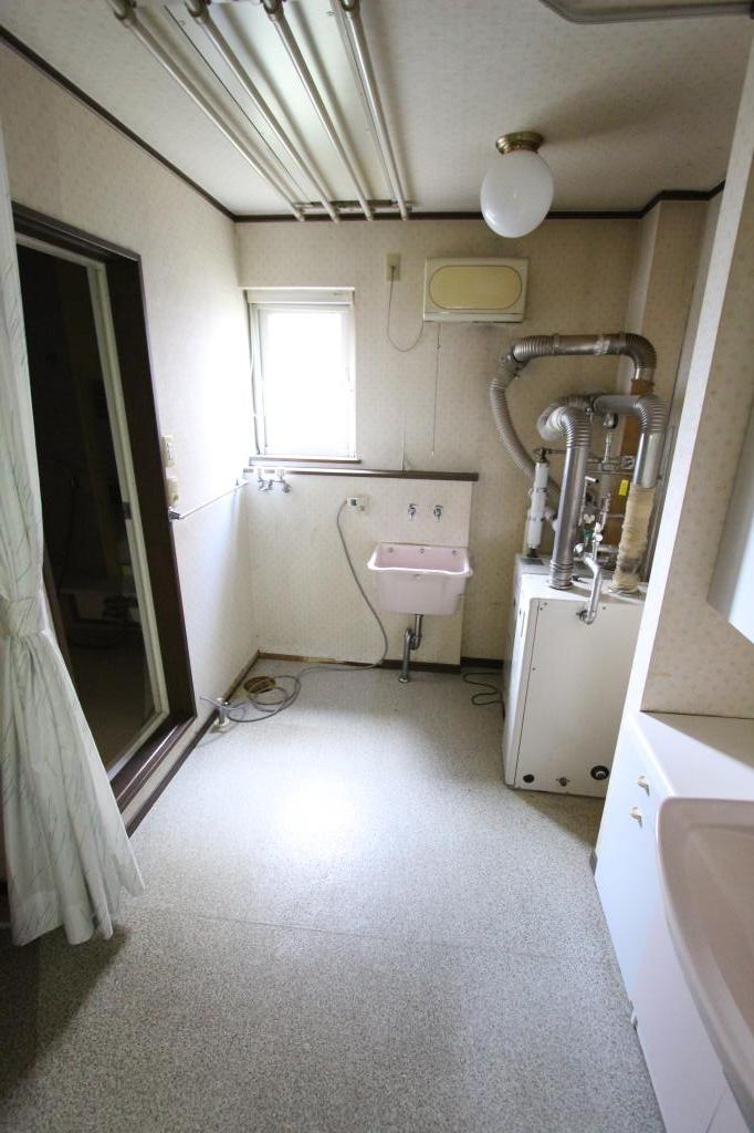 双葉町４丁目２２１番　戸建て 内観