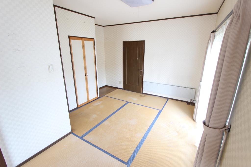 双葉町４丁目２２１番　戸建て 内観