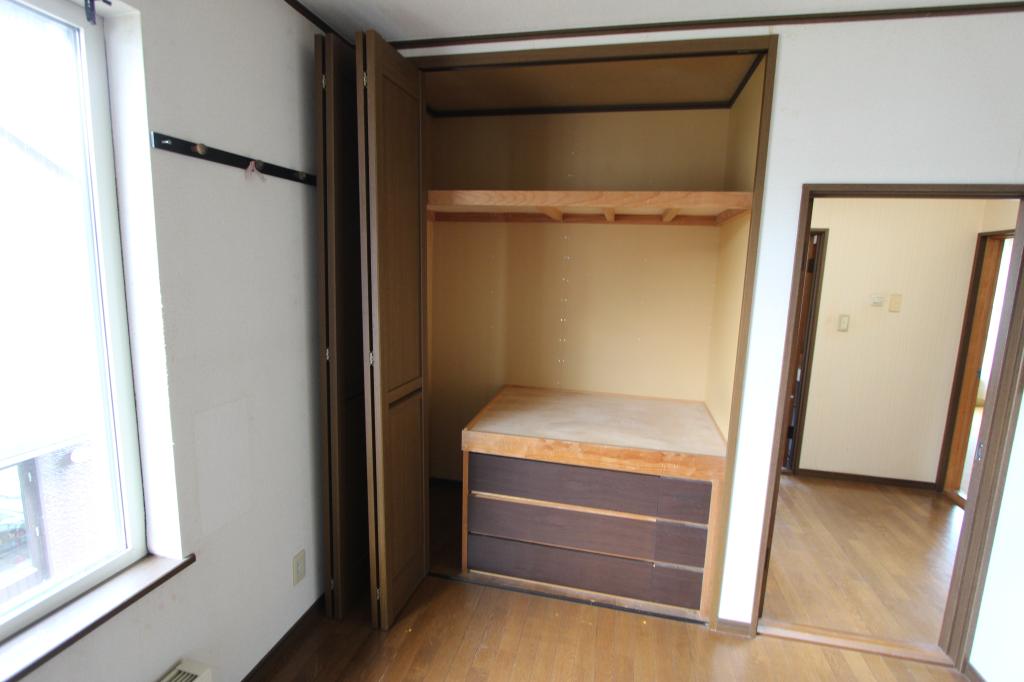 双葉町４丁目２２１番　戸建て 内観