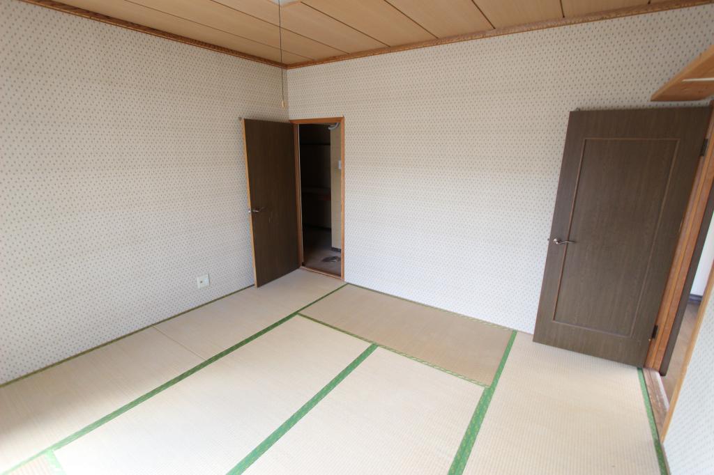 双葉町４丁目２２１番　戸建て 内観