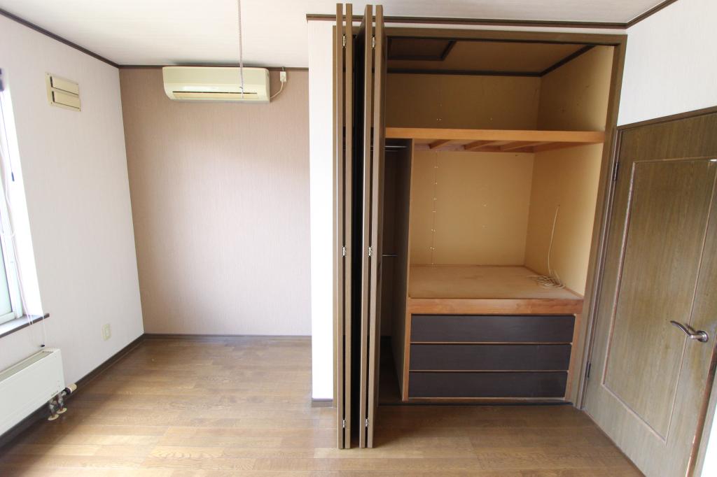 双葉町４丁目２２１番　戸建て 内観
