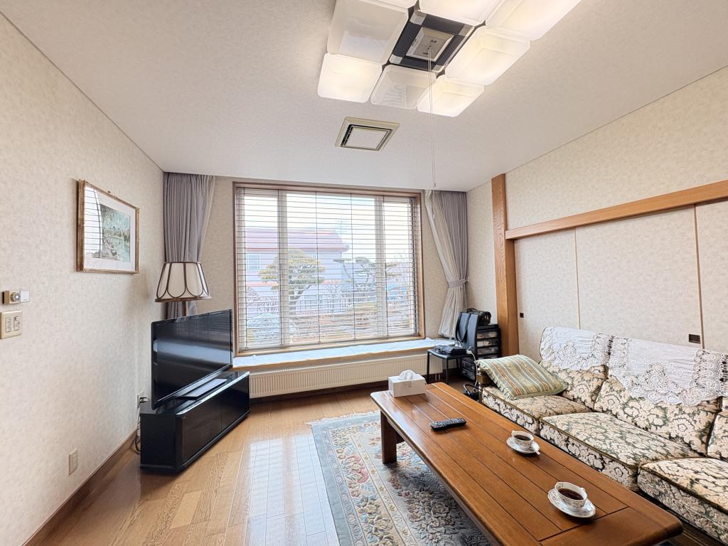 美山町南８丁目４５番　戸建て 内観