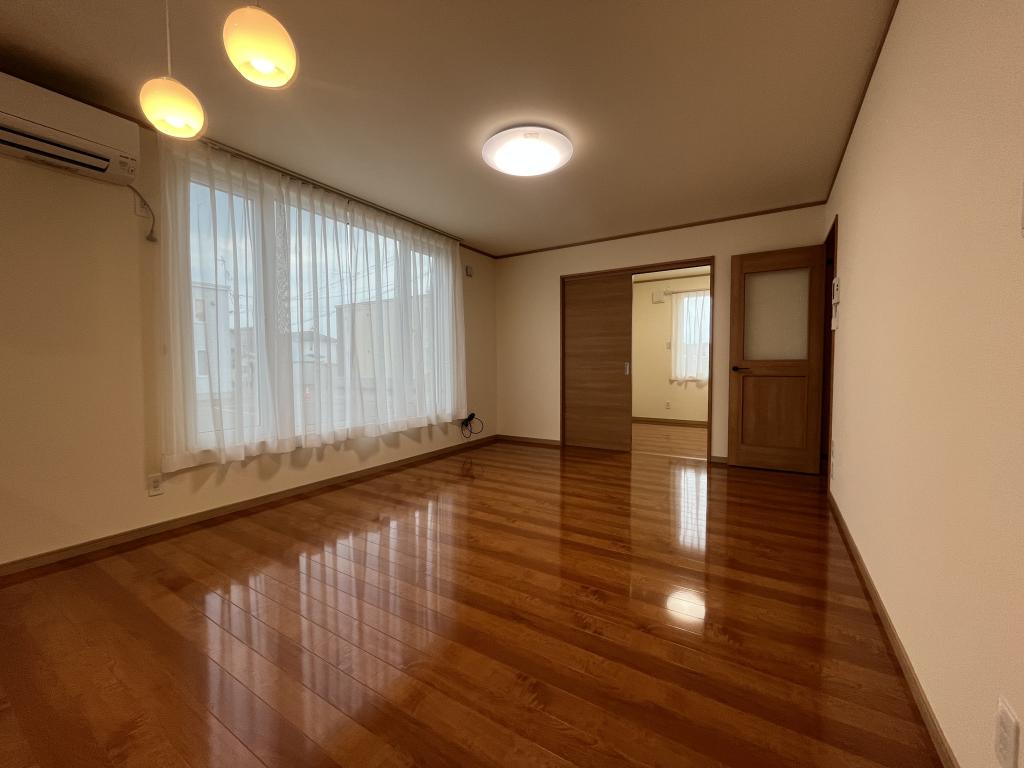とん田西町２１７番　戸建て 内観