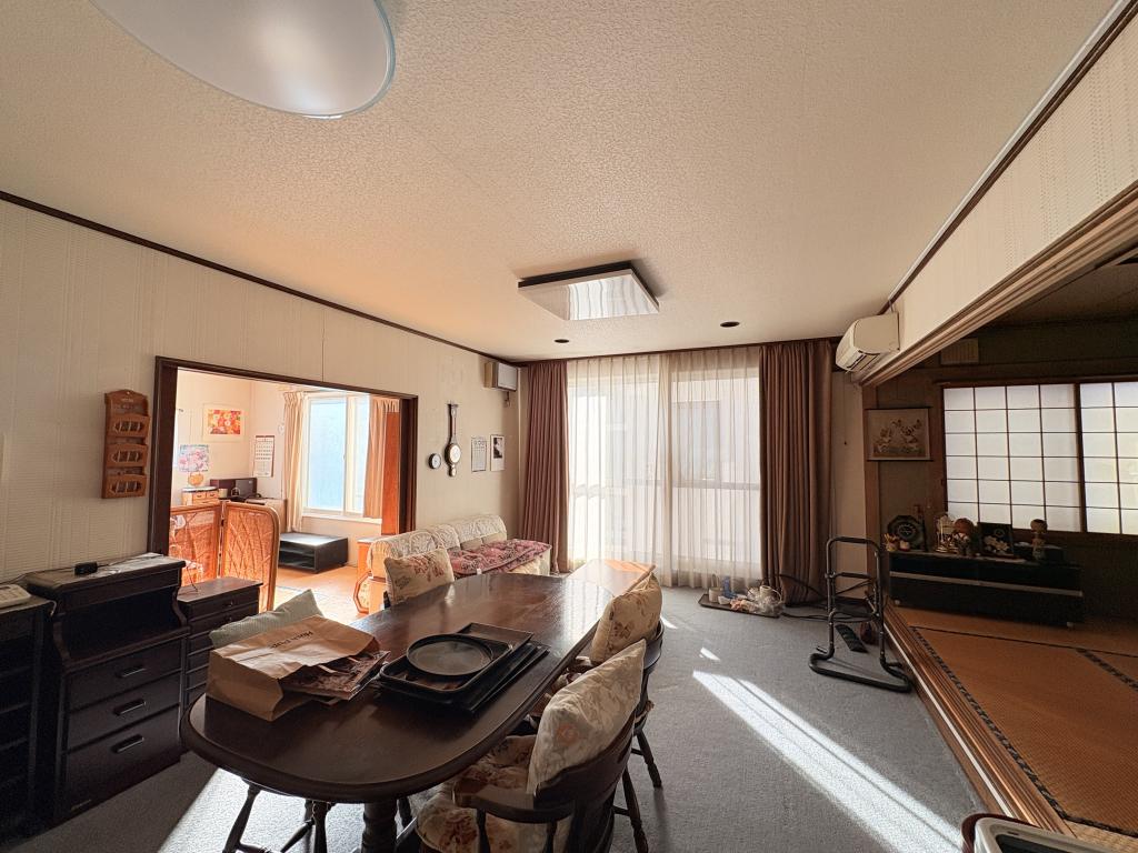 桜町５丁目３４番　戸建て 内観