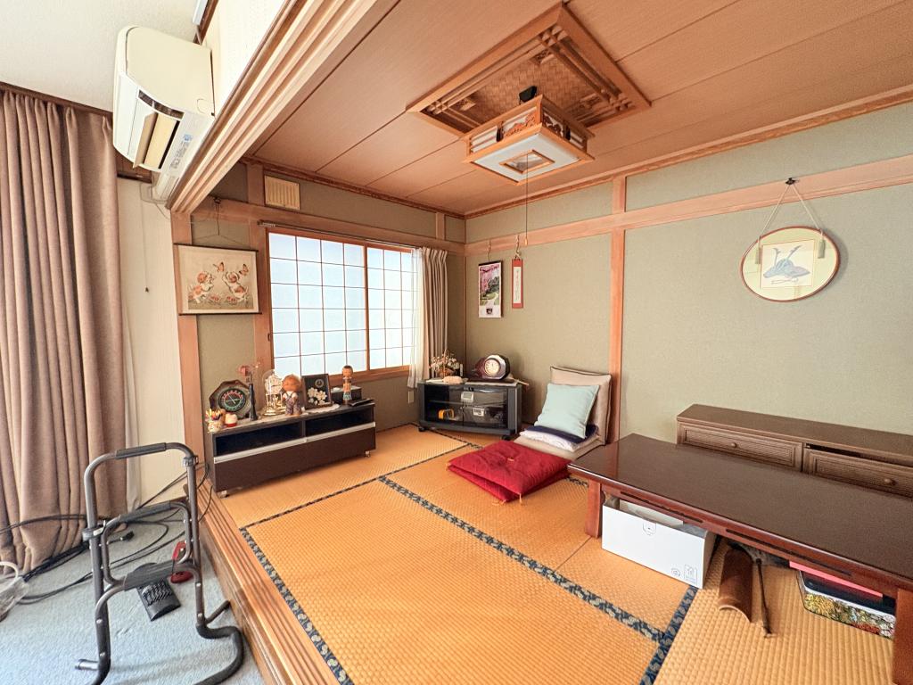 桜町５丁目３４番　戸建て 内観