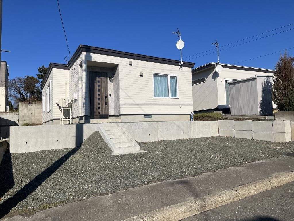 美山町南９丁目３６番　戸建て