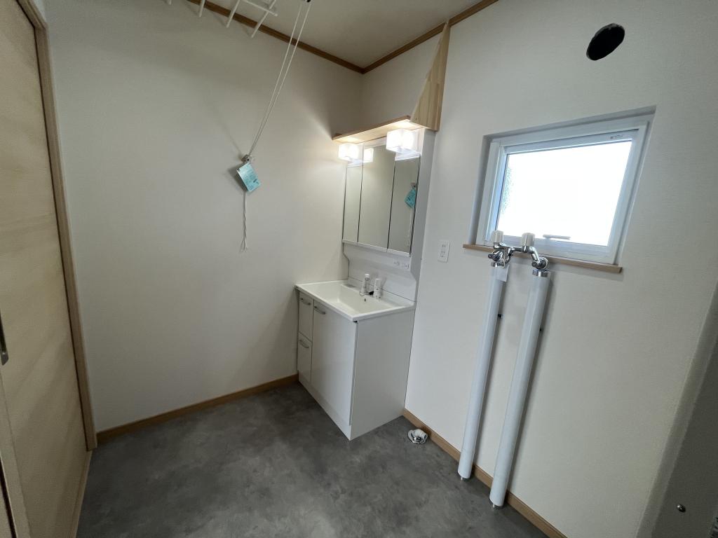 美山町南９丁目３６番　戸建て 内観
