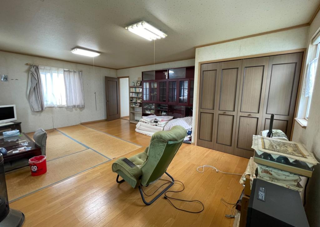 高栄西町３丁目１８３番　戸建て 内観