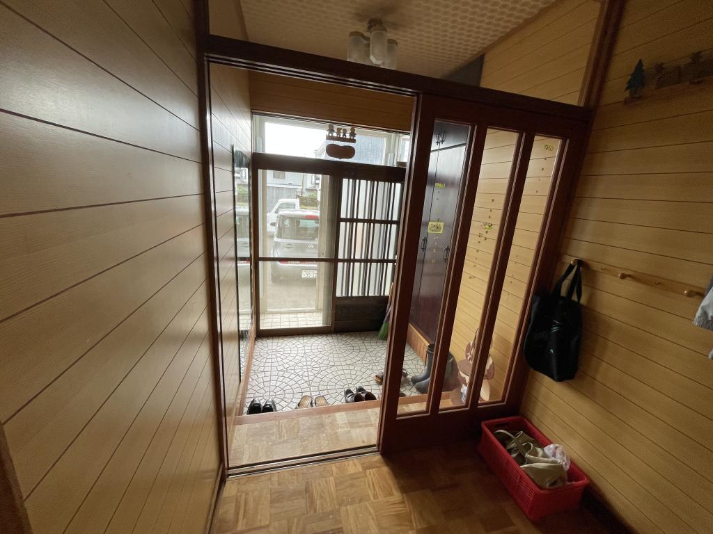 高栄西町３丁目１８３番　戸建て 内観