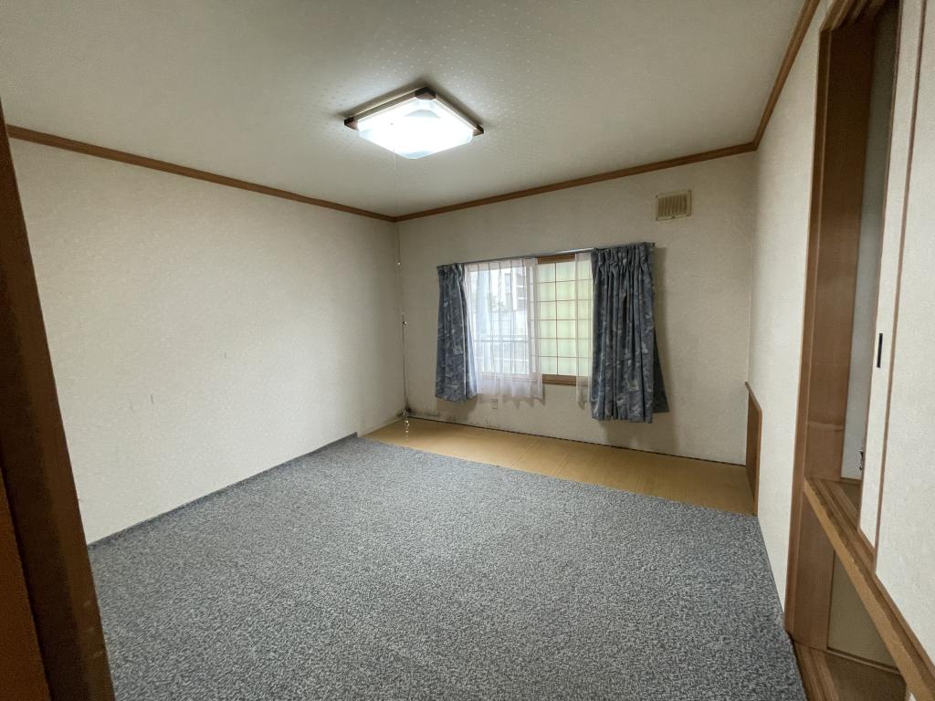 高栄西町３丁目１８３番　戸建て 内観