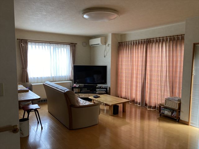 朝日町４８番　戸建て 内観