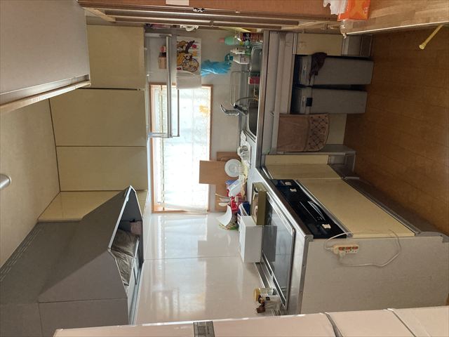 朝日町４８番　戸建て 内観