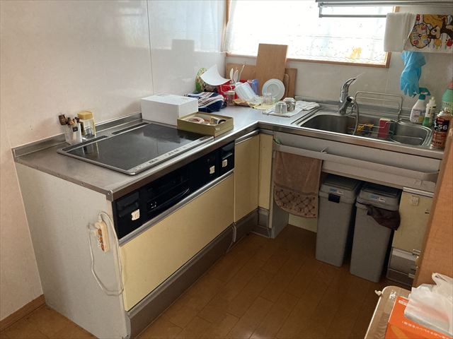 朝日町４８番　戸建て 内観