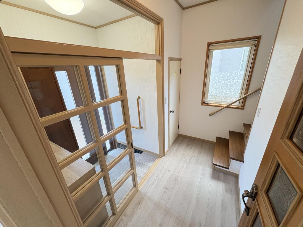 緑ヶ丘３丁目４２番　戸建て 内観