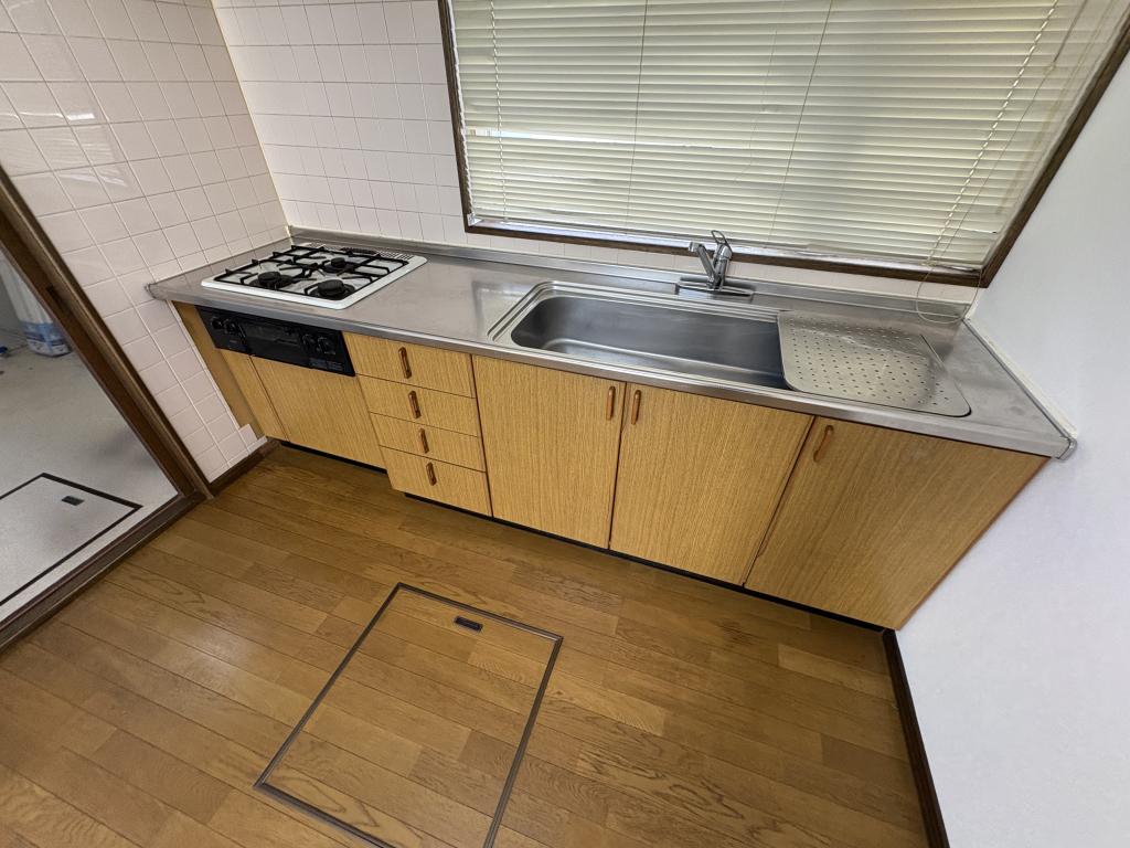 川東２１番　戸建て 内観