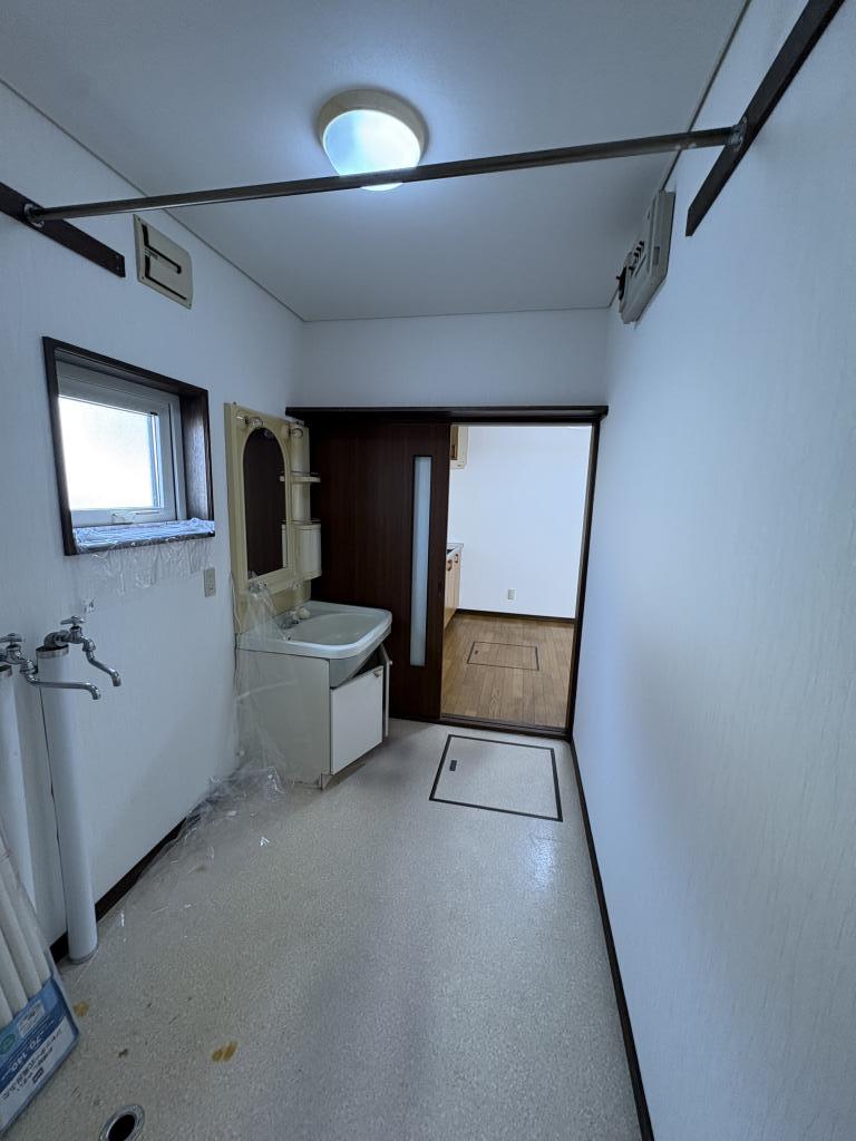 川東２１番　戸建て 内観