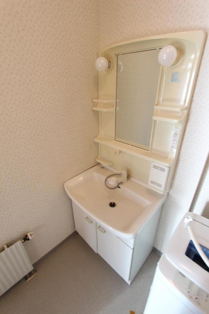 新生町７７番　戸建て 内観