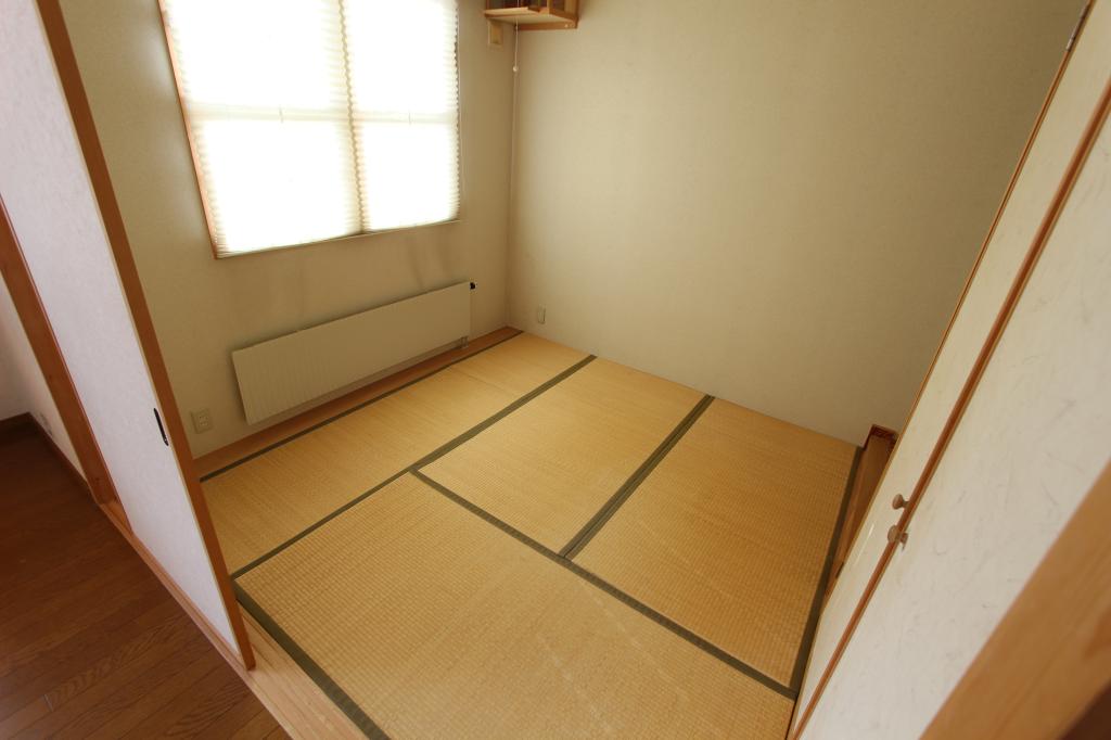 新生町７７番　戸建て 内観