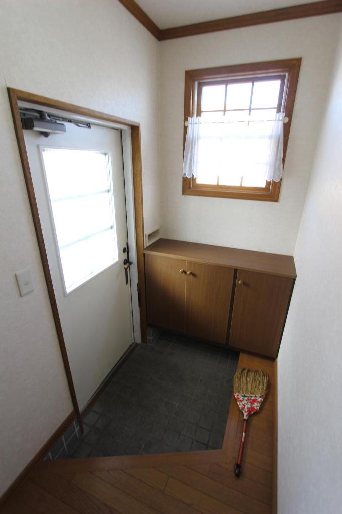 新生町７７番　戸建て 内観