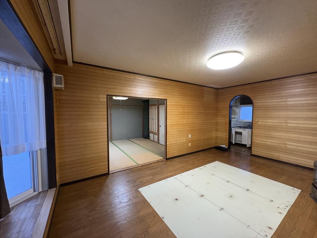 高栄東町３丁目１７１番　戸建て 内観